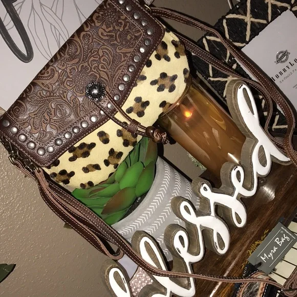 Myra Bag - Picture 3 of 7